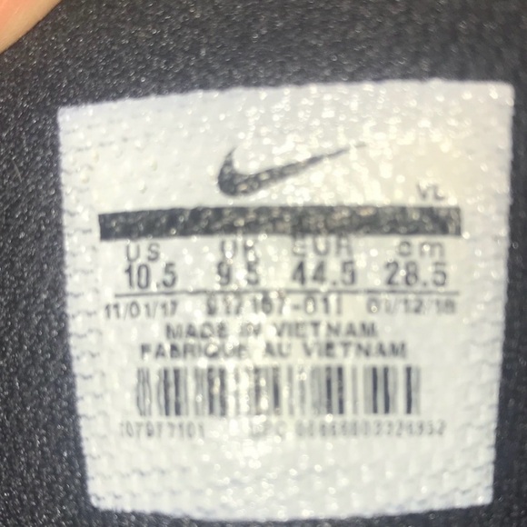 Nike size 10.5 men’s Vapor Football  🏈 Cleats. BRANDNEW wore1 day for signup ! - Picture 2 of 5